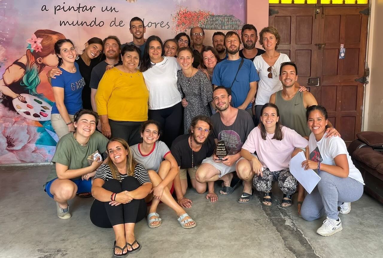 Foto di gruppo volontari Cvx Lms in Perù estate 2023