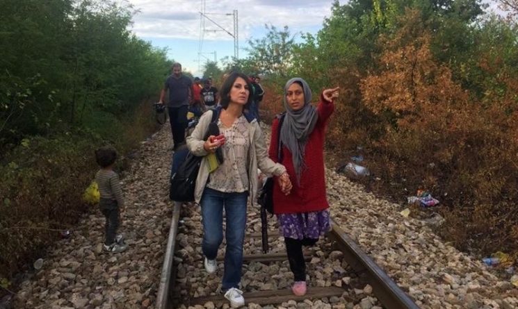 Liana Mistretta con profughi in Siria